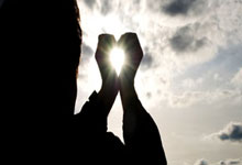 PG电子官网：争议！非洲一哥不满判罚 主动发球失误 0-3无缘男单16强.